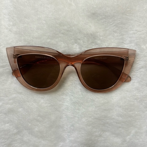 Amber Sceats Cateye Pink Sunglasses - Picture 2 of 8